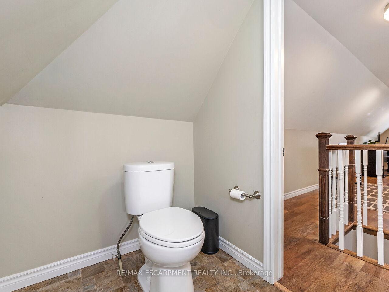 Photo 34 of 218 Cumberland Avenue, Hamilton, St. Clair — HOMEH