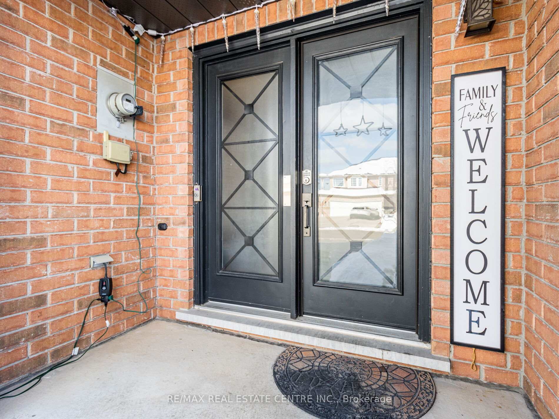 Photo 3 of 54 Hillcroft Drive, Hamilton, Stoney Creek — HOMEH