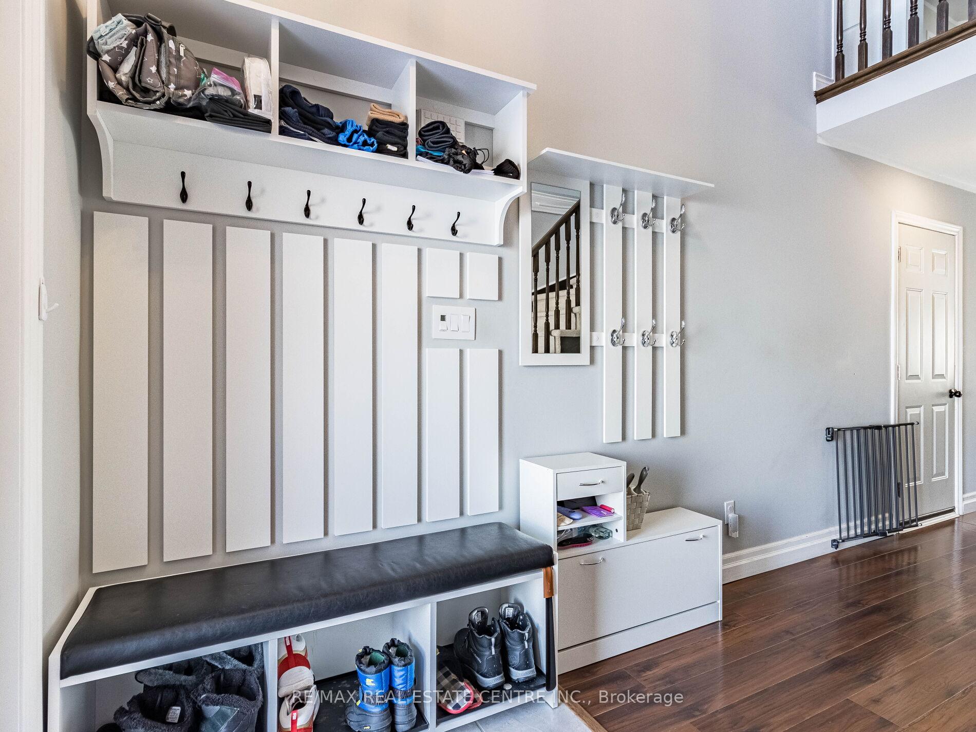 Photo 4 of 54 Hillcroft Drive, Hamilton, Stoney Creek — HOMEH