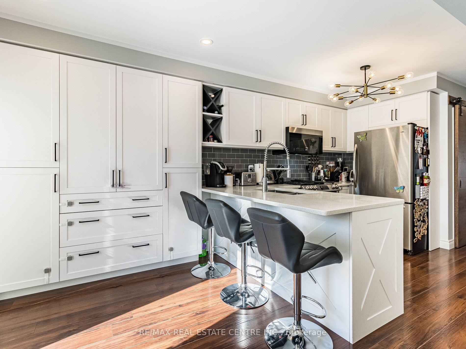 Photo 8 of 54 Hillcroft Drive, Hamilton, Stoney Creek — HOMEH