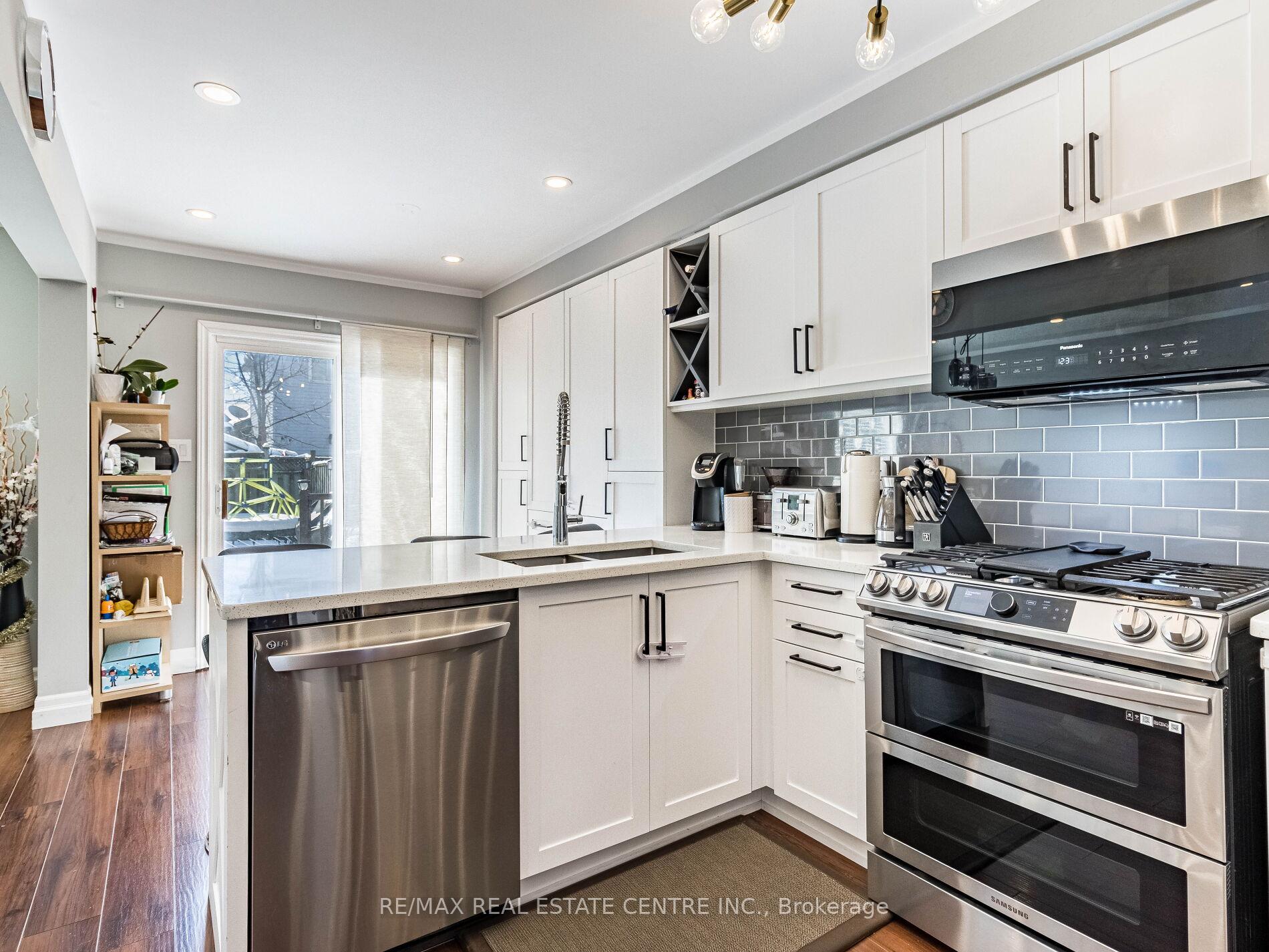 Photo 12 of 54 Hillcroft Drive, Hamilton, Stoney Creek — HOMEH