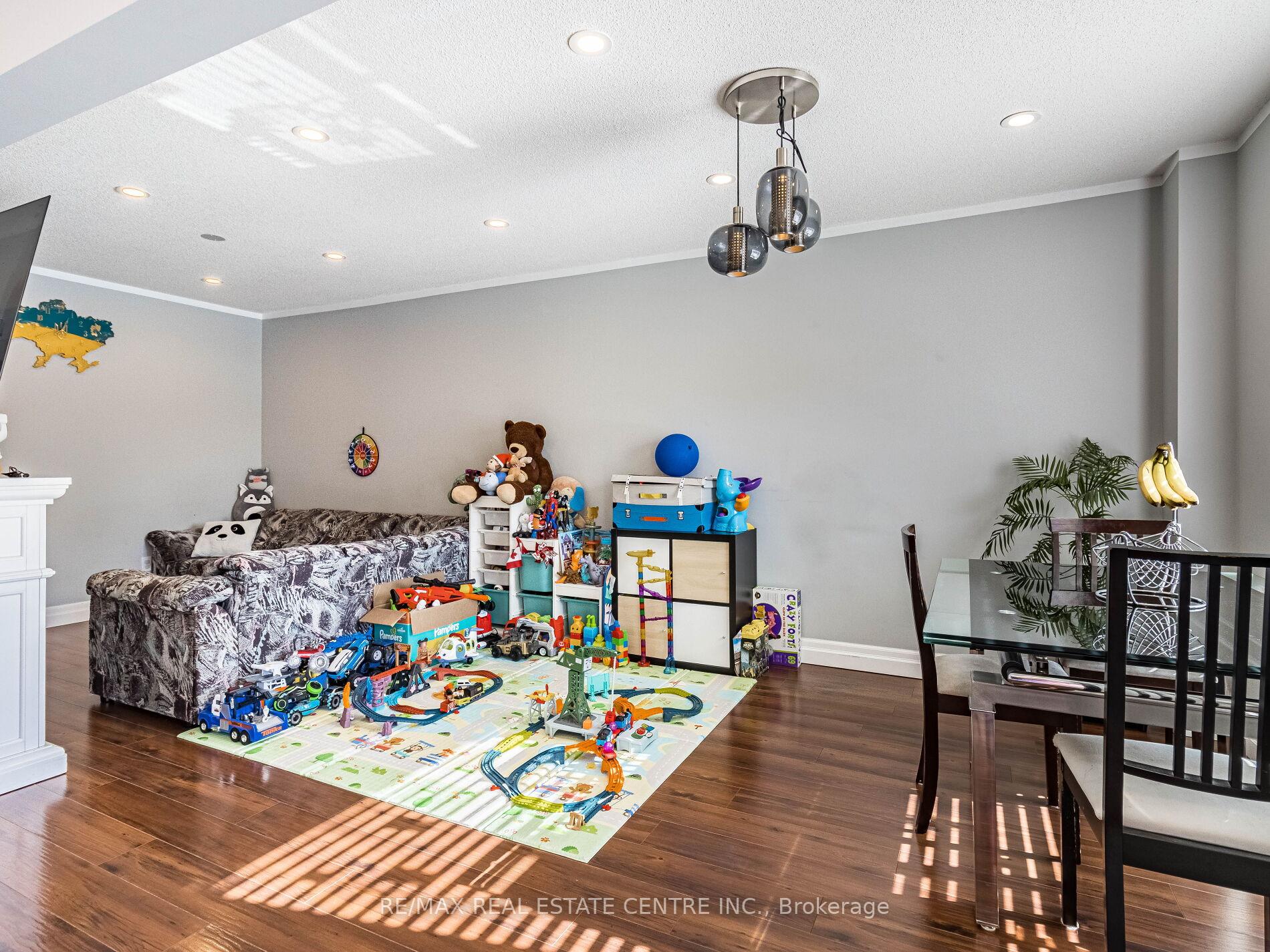 Photo 14 of 54 Hillcroft Drive, Hamilton, Stoney Creek — HOMEH