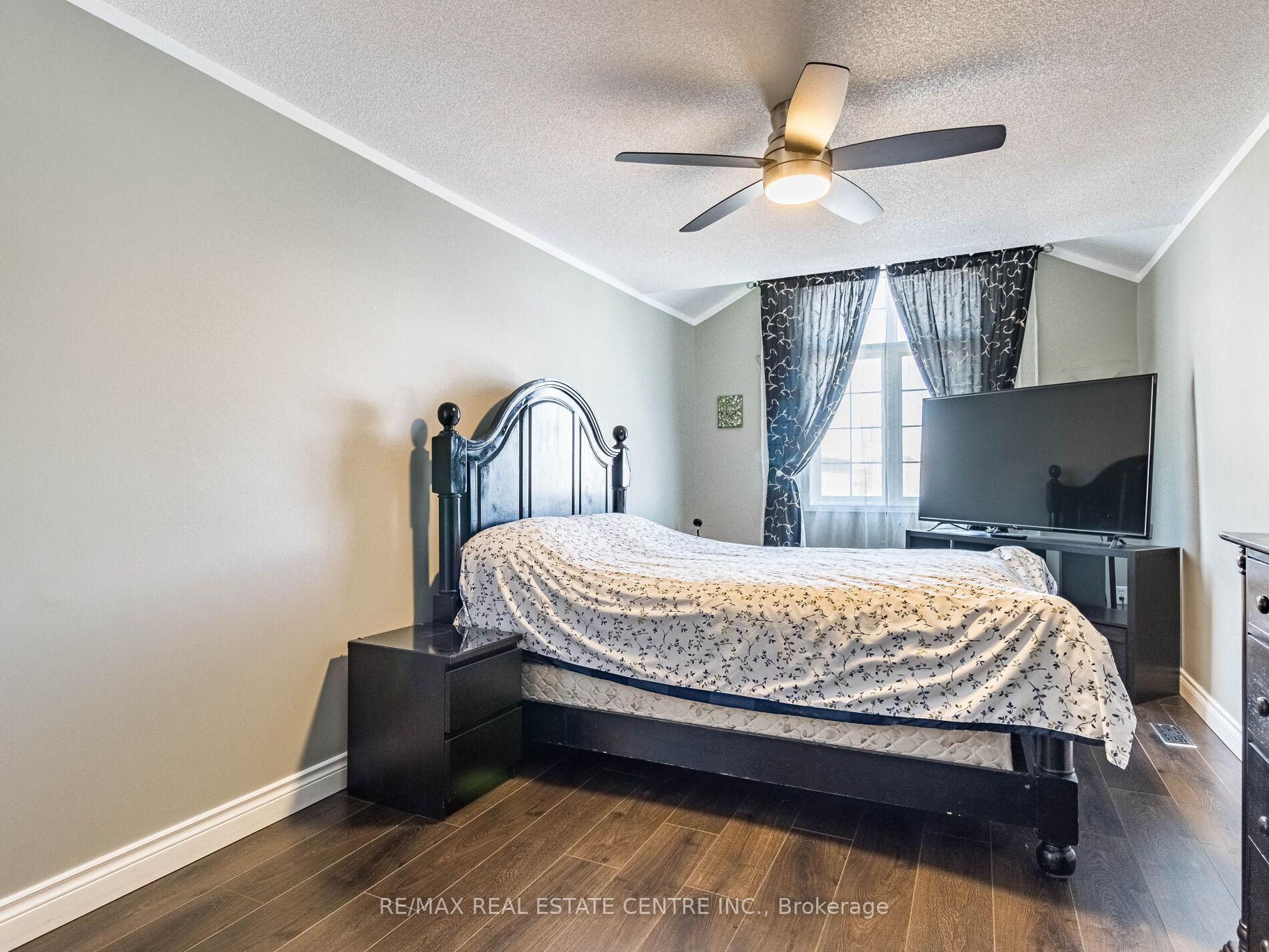 Photo 22 of 54 Hillcroft Drive, Hamilton, Stoney Creek — HOMEH