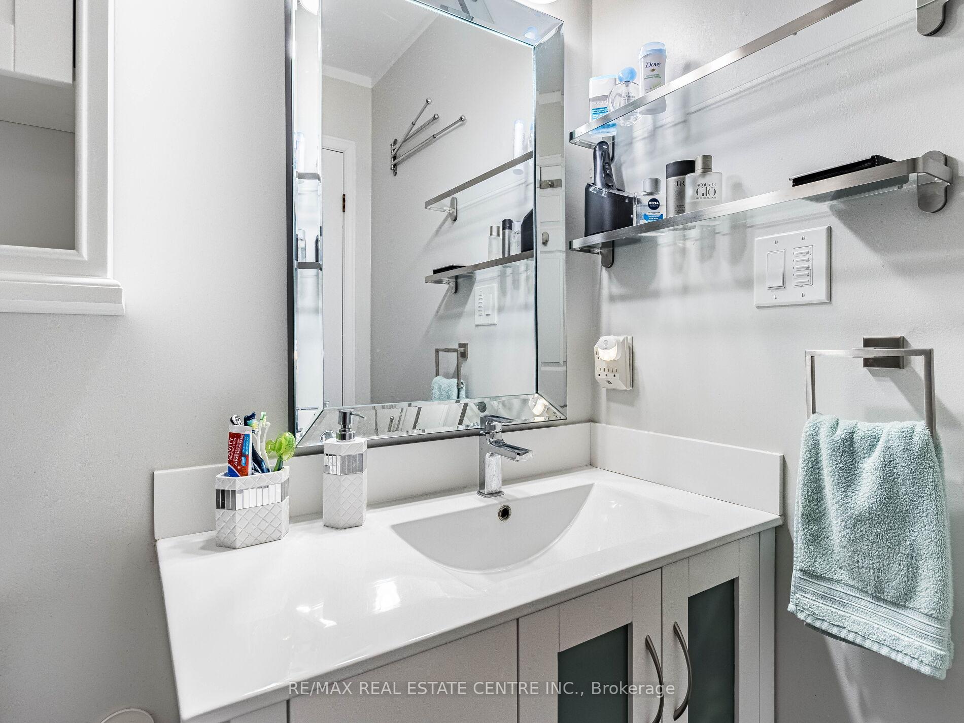 Photo 25 of 54 Hillcroft Drive, Hamilton, Stoney Creek — HOMEH