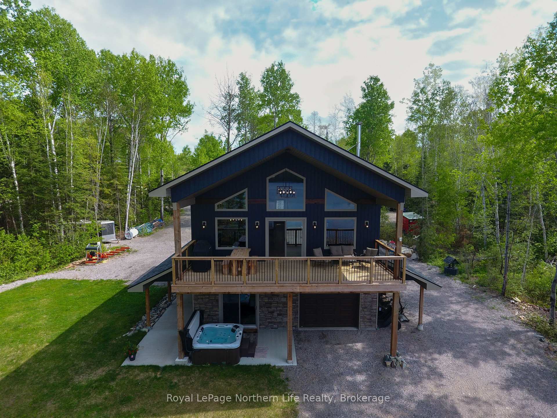 Photo 4 of 56 White Bear Court, Temagami — HOMEH
