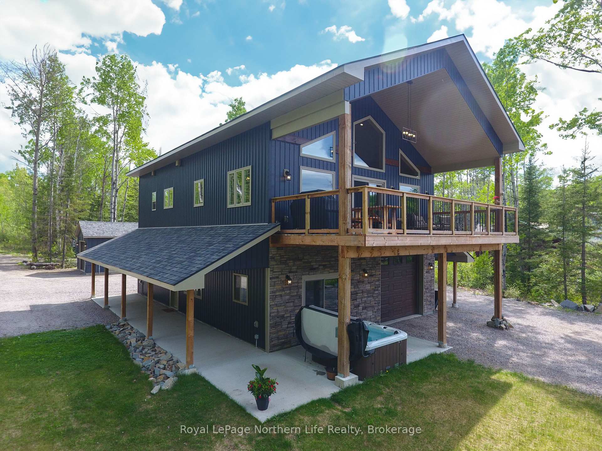Photo 5 of 56 White Bear Court, Temagami — HOMEH