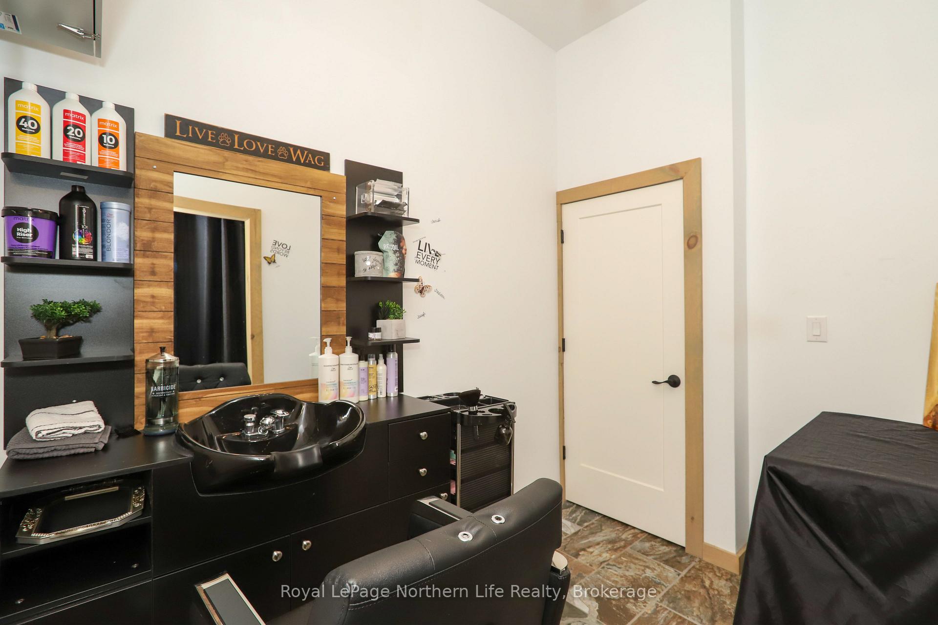 Photo 12 of 56 White Bear Court, Temagami — HOMEH