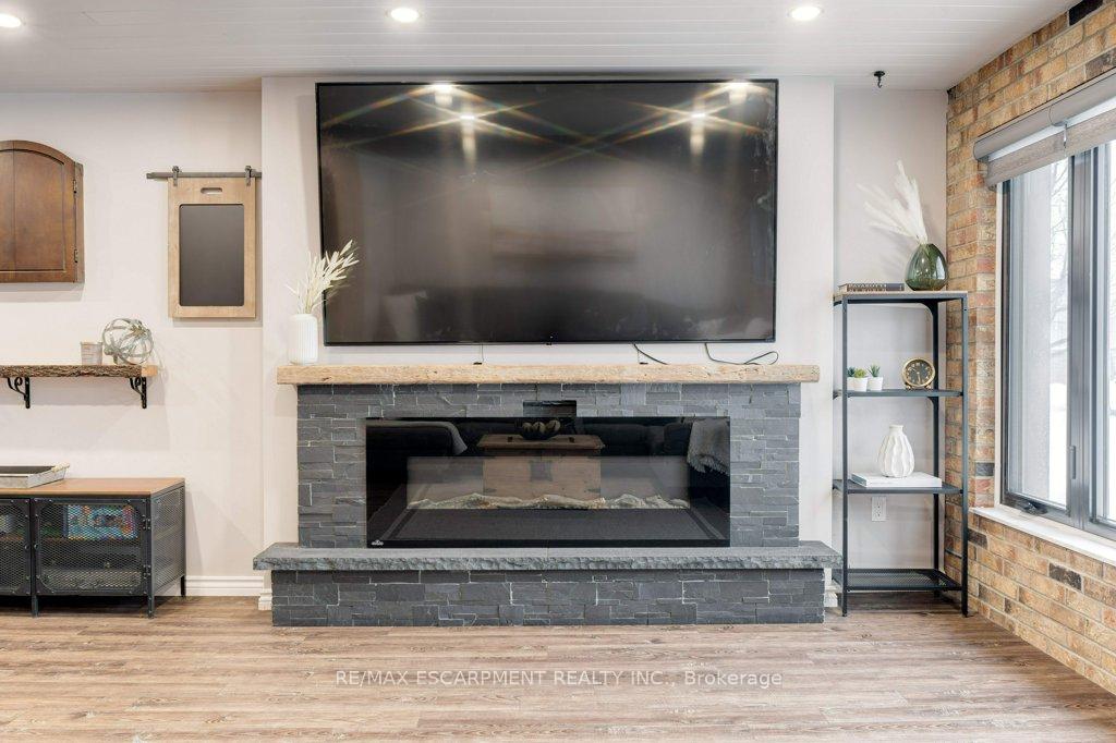 Photo 26 of 156 Columbia Drive, Hamilton, Buchanan — HOMEH