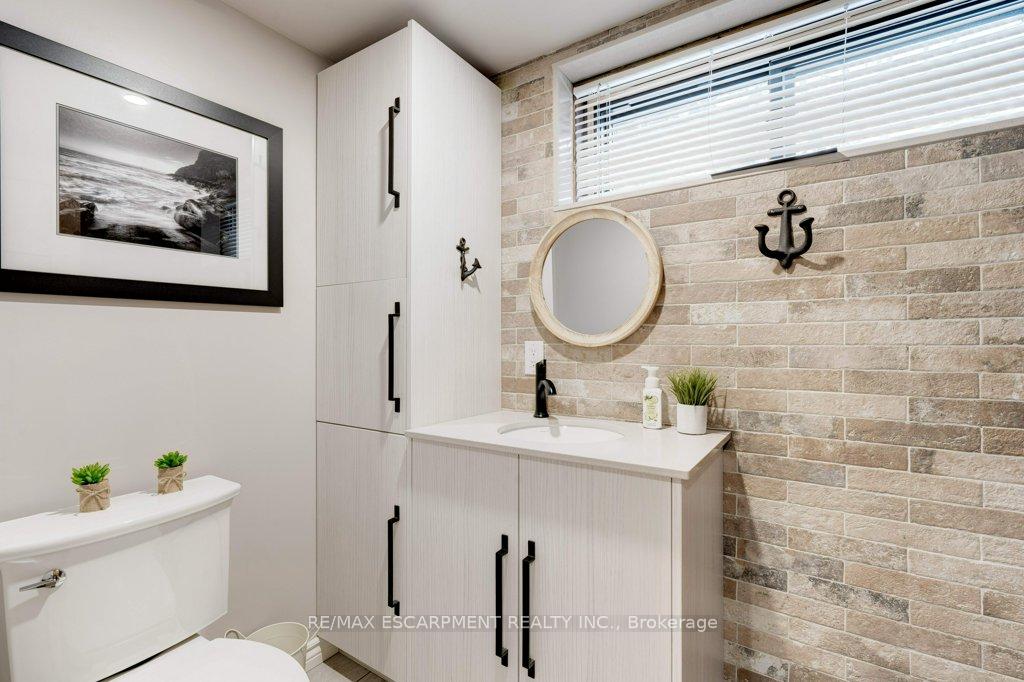Photo 35 of 156 Columbia Drive, Hamilton, Buchanan — HOMEH