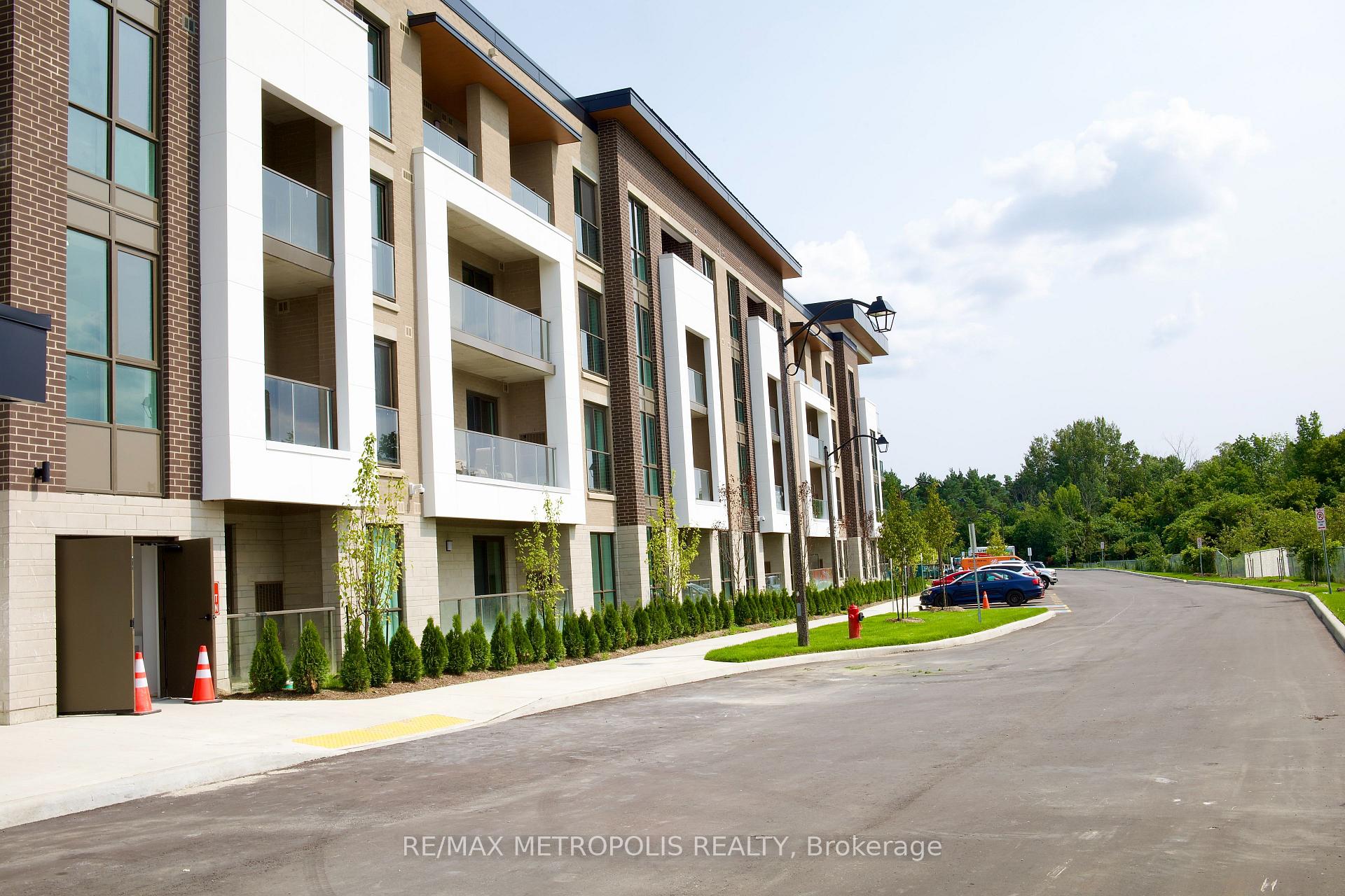 Photo 3 of Unit 309, 385 Arctic Red Drive, Oshawa, Windfields — HOMEH