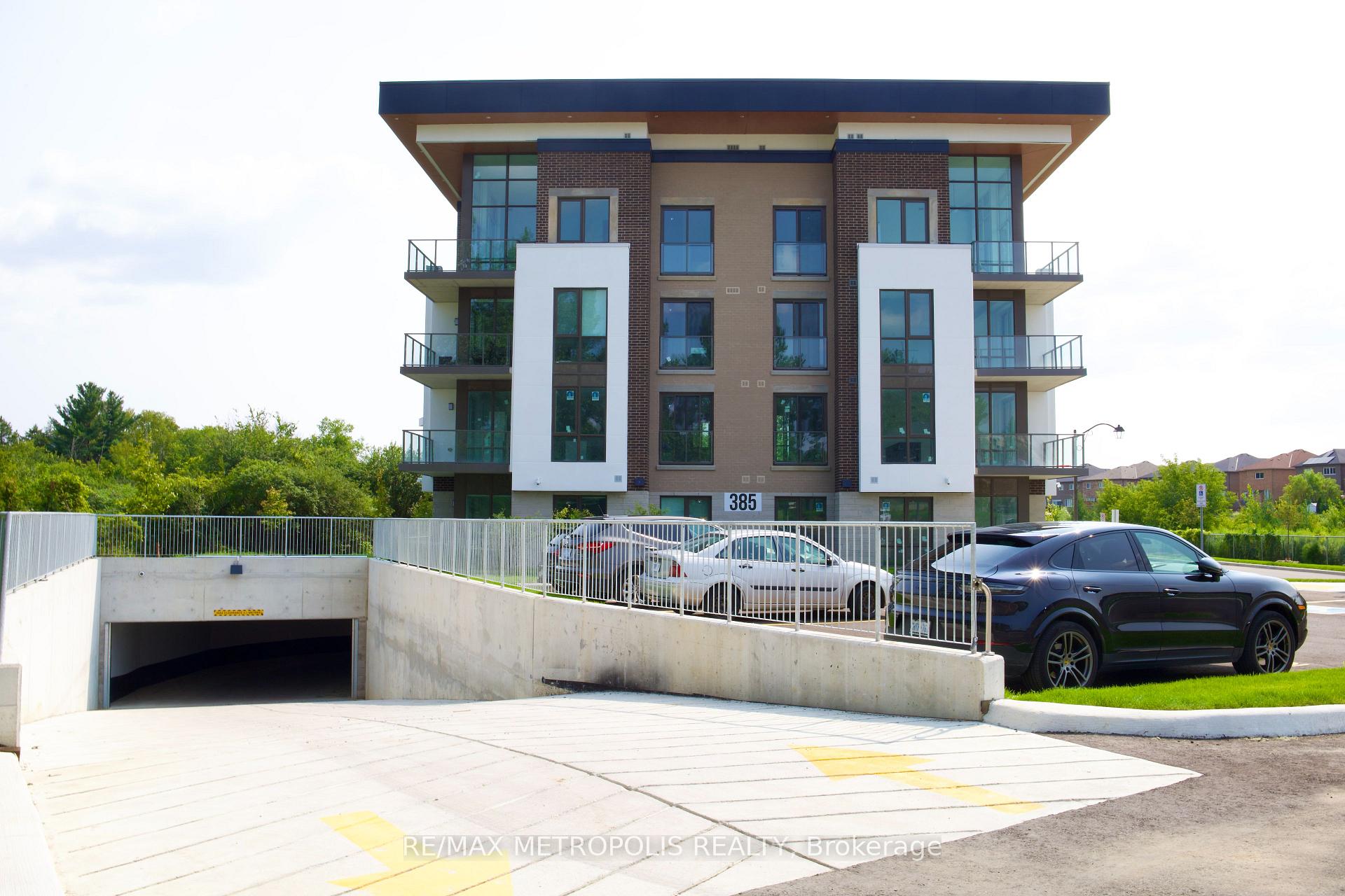 Photo 4 of Unit 309, 385 Arctic Red Drive, Oshawa, Windfields — HOMEH