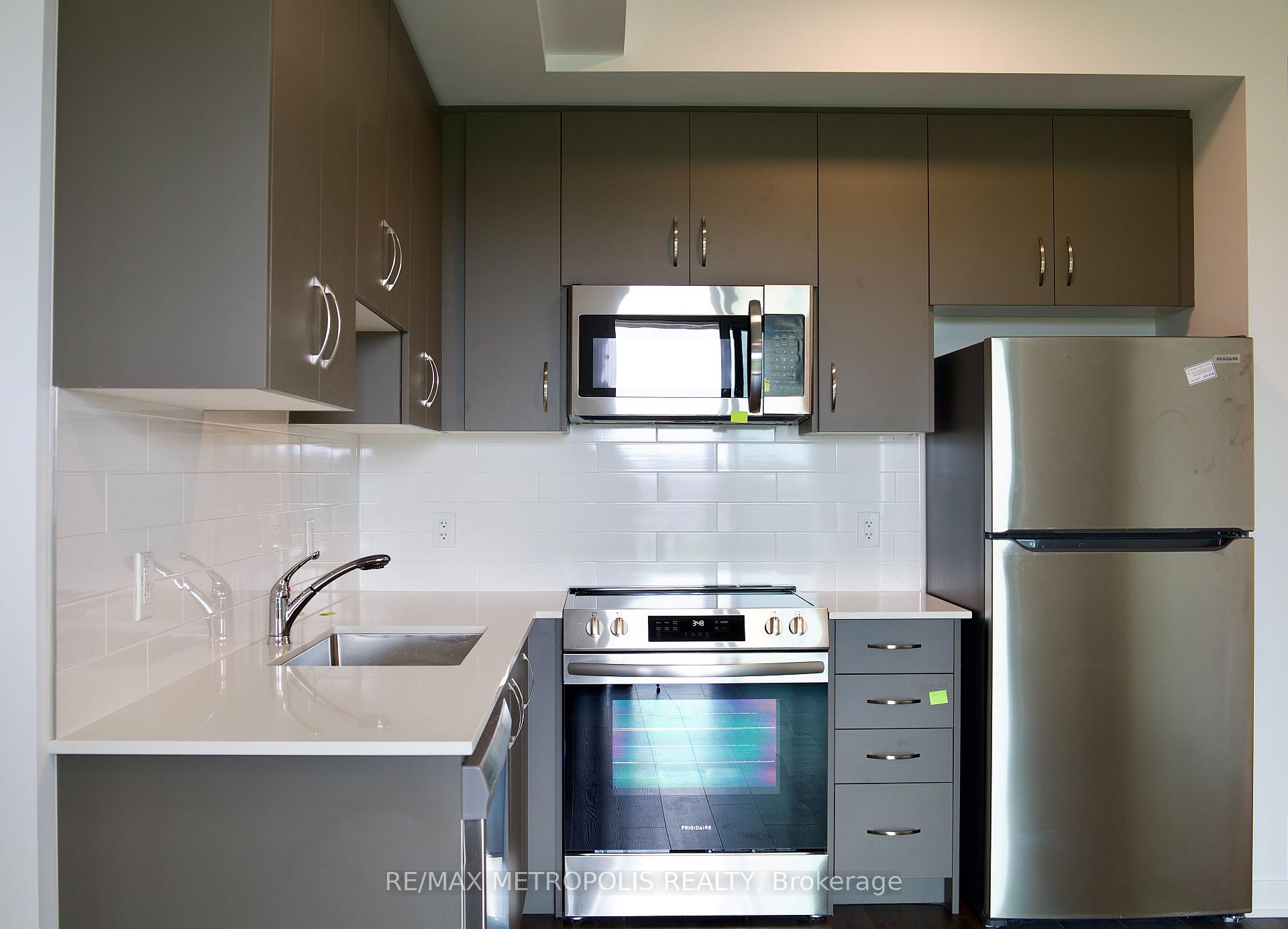 Photo 11 of Unit 309, 385 Arctic Red Drive, Oshawa, Windfields — HOMEH