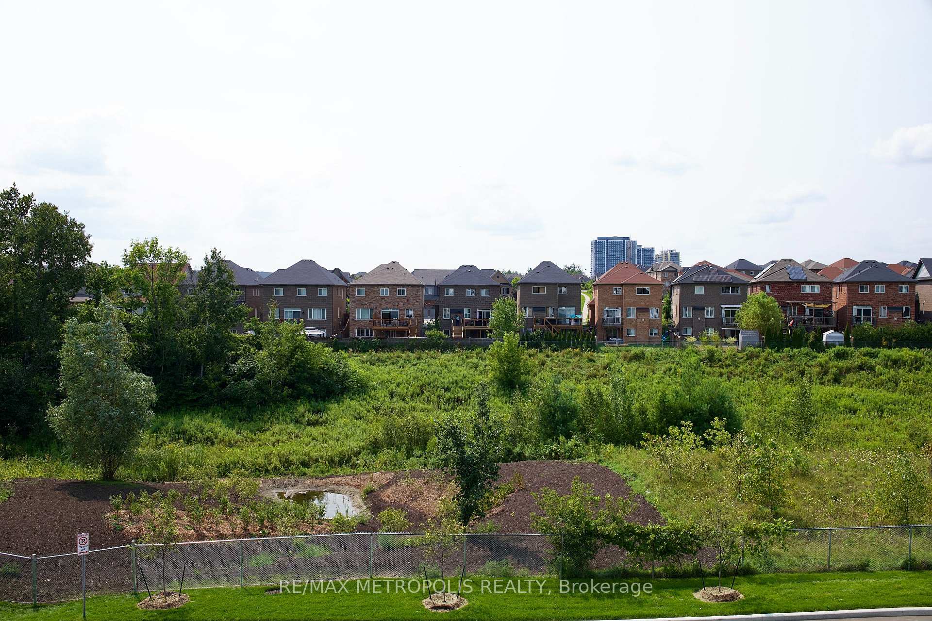 Photo 25 of Unit 309, 385 Arctic Red Drive, Oshawa, Windfields — HOMEH