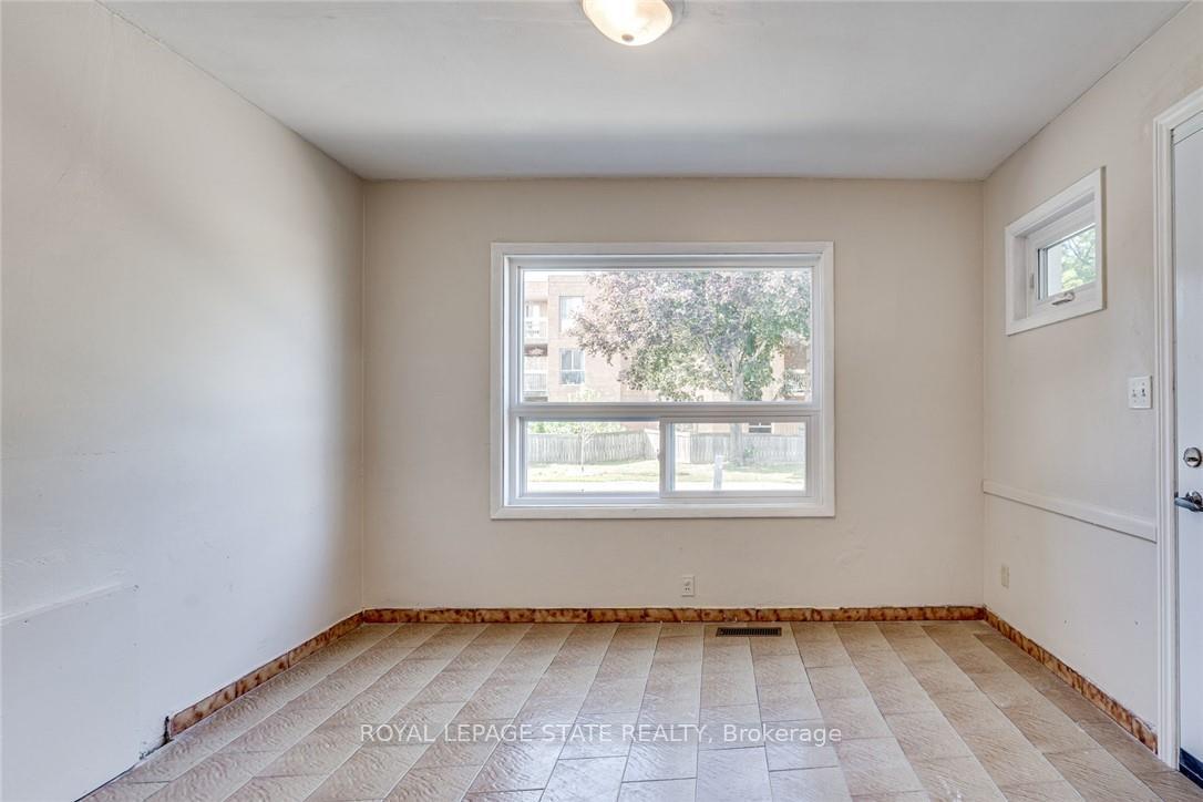 Photo 4 of 94 Wentworth Street N, Hamilton, Gibson — HOMEH