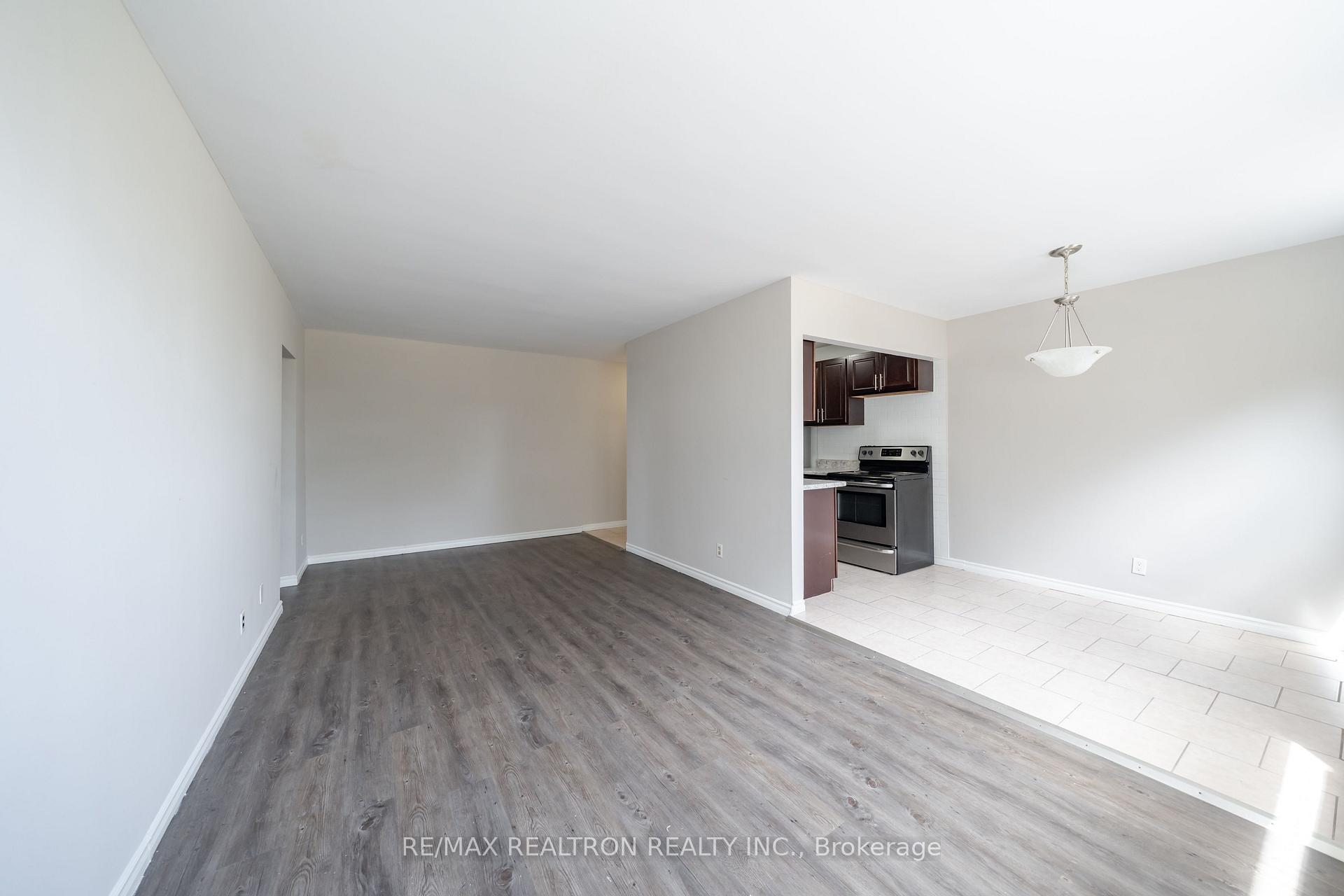 Photo 4 of Unit 33, 2043 Prospects Street E, Perth East, South Easthope — HOMEH