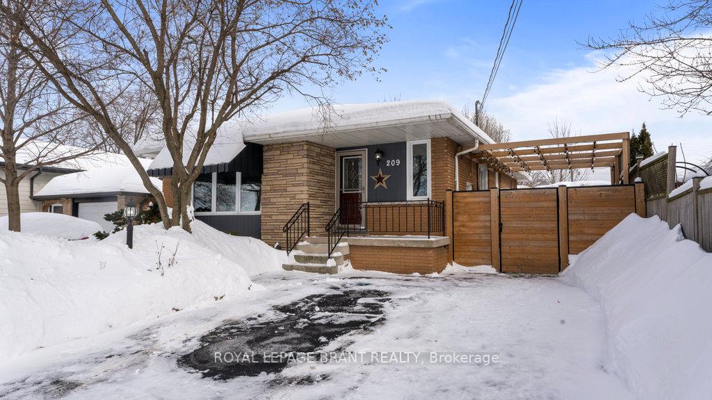 Photo 1 of 209 San Francisco Avenue, Hamilton, Mountview — HOMEH