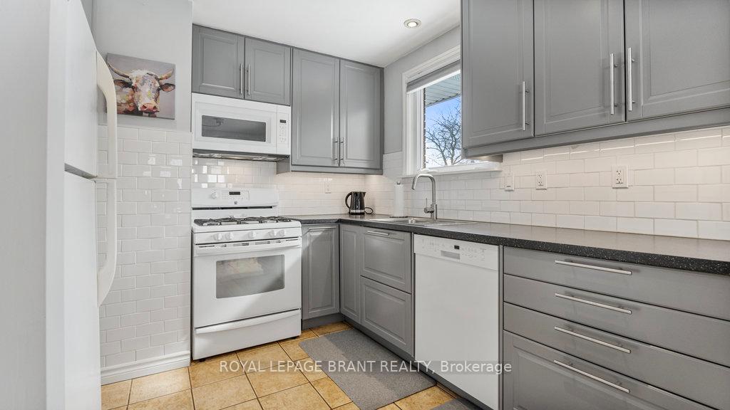 Photo 10 of 209 San Francisco Avenue, Hamilton, Mountview — HOMEH