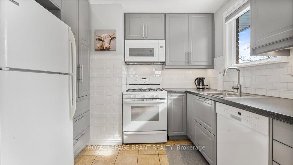 Photo 12 of 209 San Francisco Avenue, Hamilton, Mountview — HOMEH