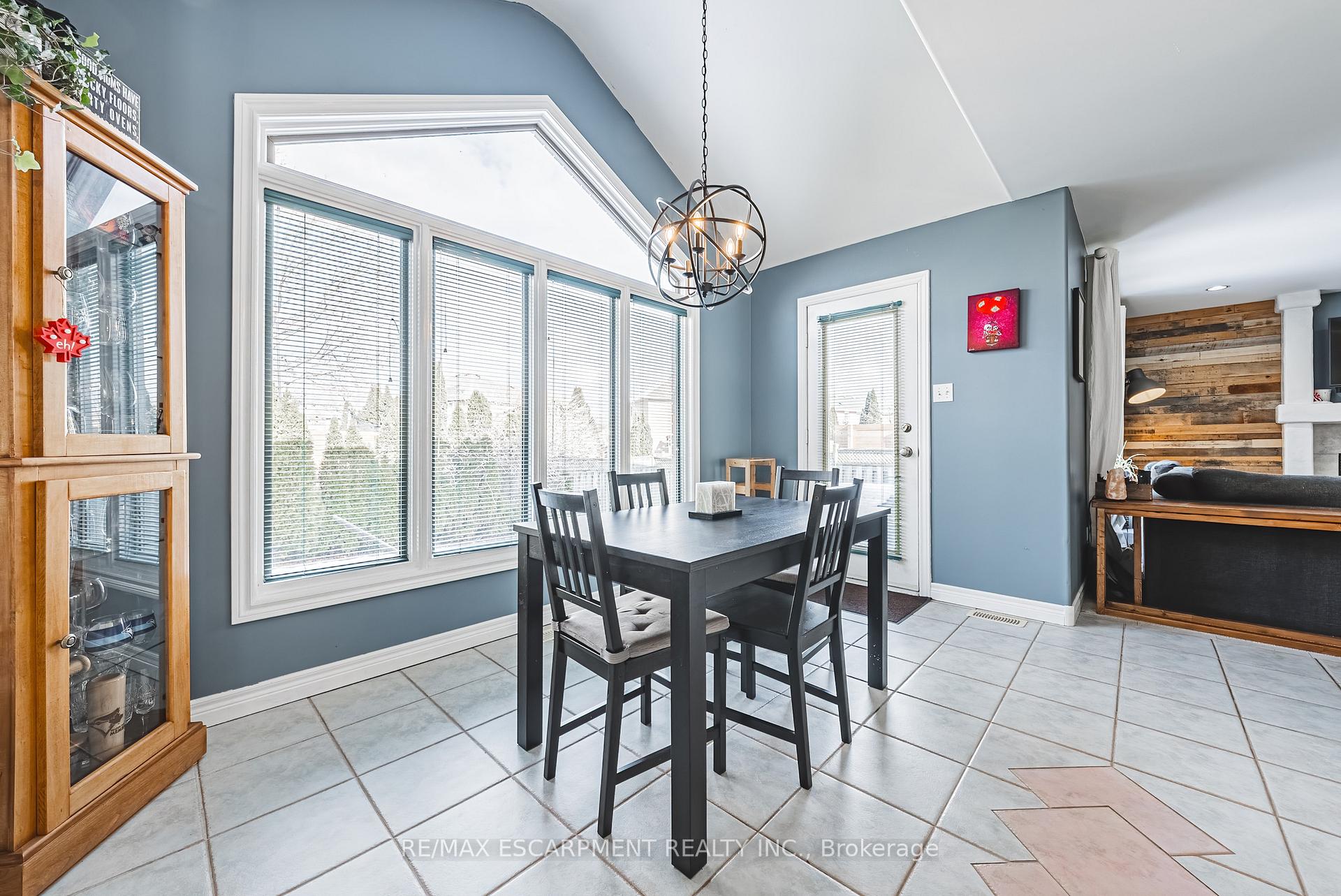 Photo 13 of 48 Riviera Ridge, Hamilton, Winona Park — HOMEH