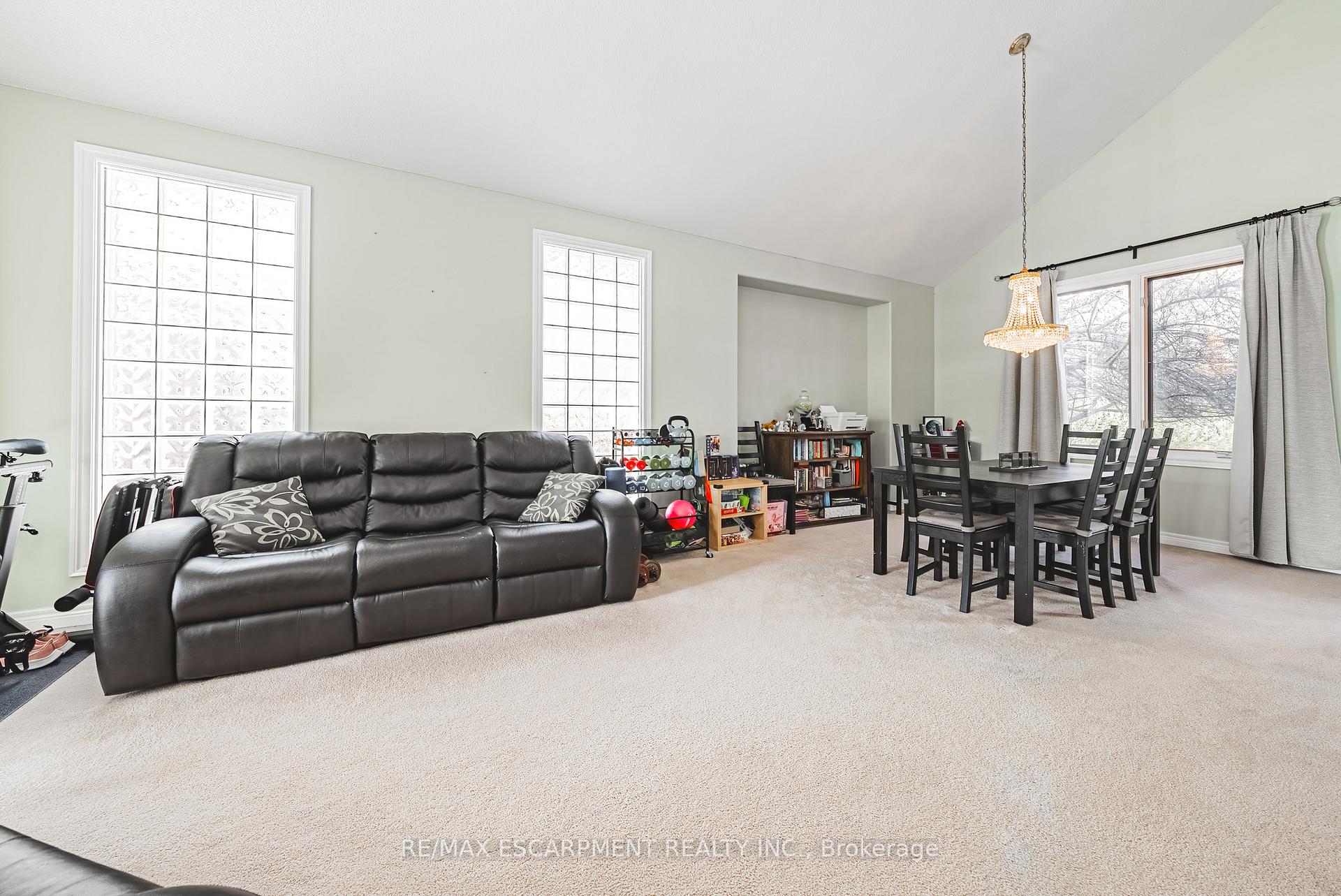 Photo 15 of 48 Riviera Ridge, Hamilton, Winona Park — HOMEH