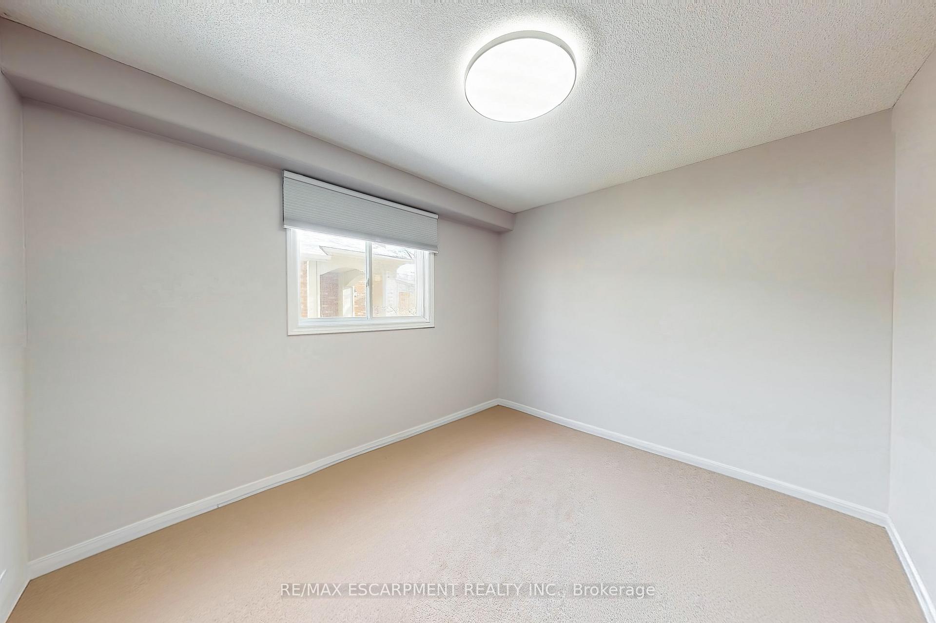 Photo 19 of 48 Riviera Ridge, Hamilton, Winona Park — HOMEH