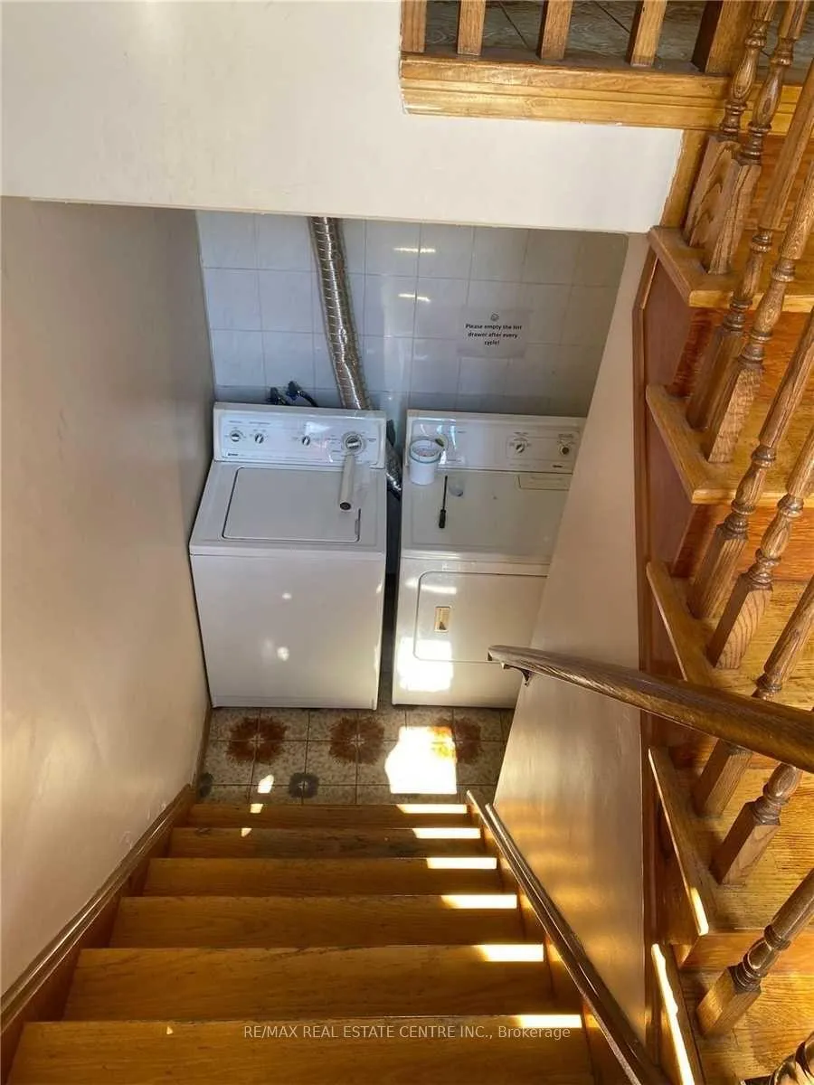 Photo 5 of Unit Upper, 39 Fallway Road, Brampton, Madoc — HOMEH