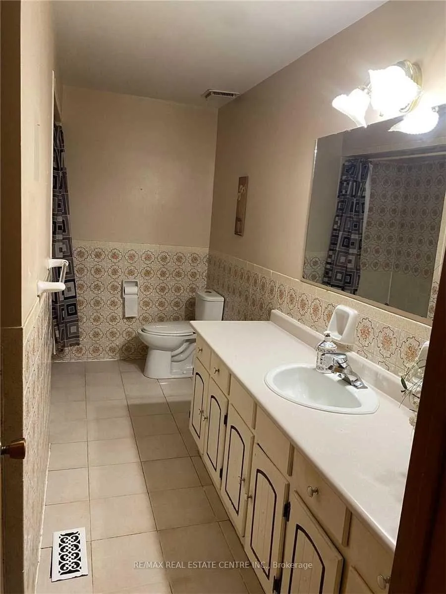 Photo 12 of Unit Upper, 39 Fallway Road, Brampton, Madoc — HOMEH