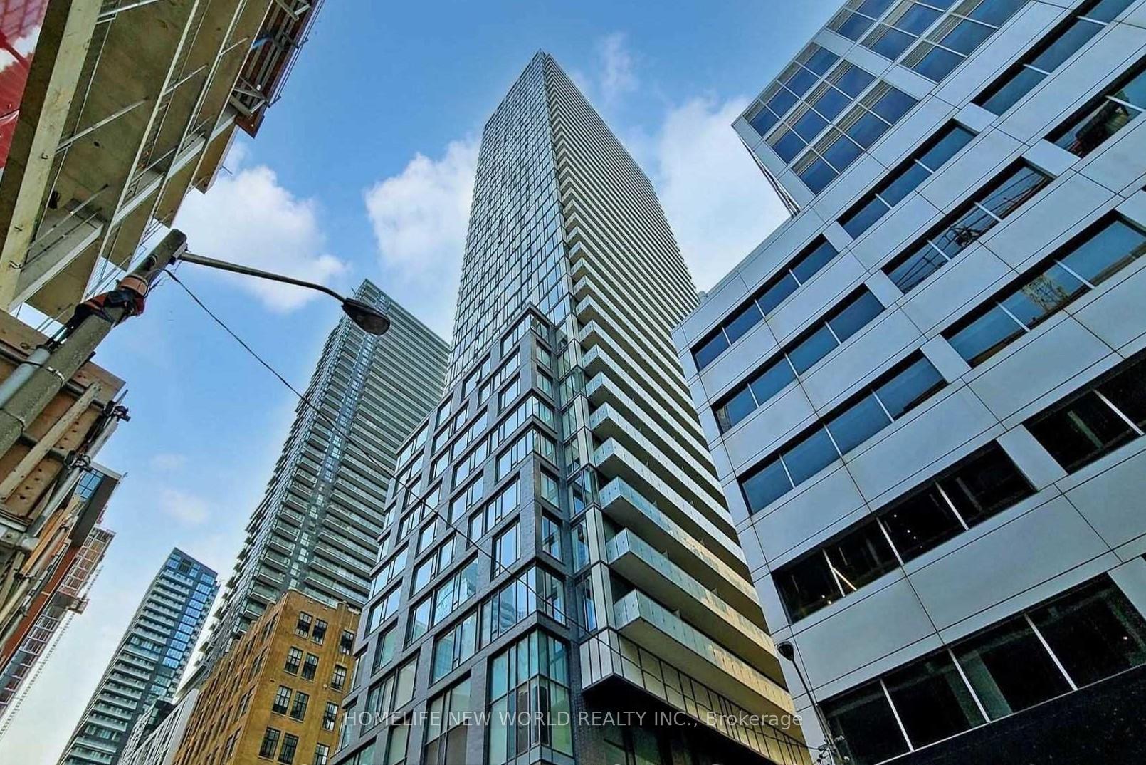 Front of Unit 617, 101 Peter Street