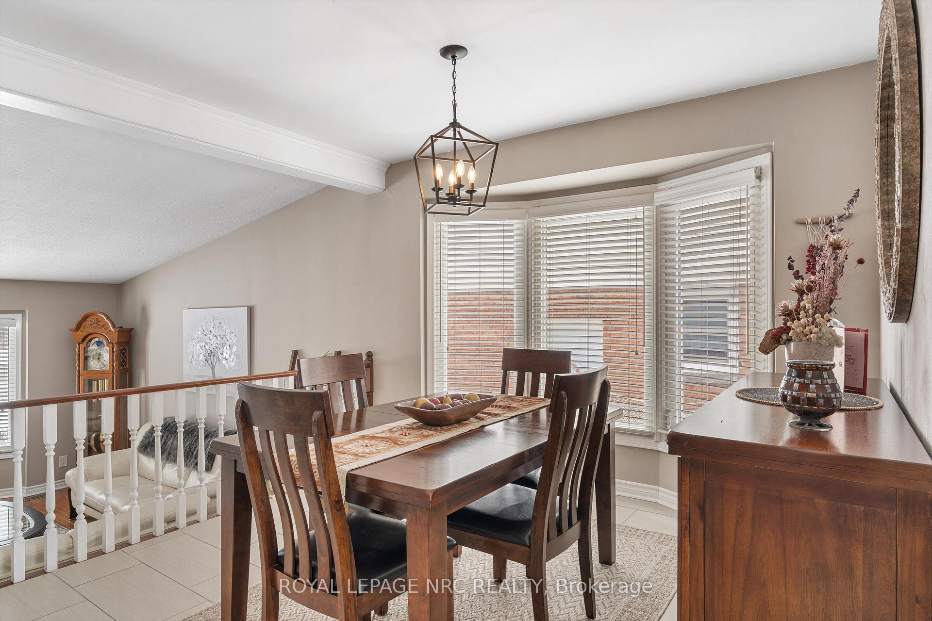 Photo 6 of 39 Cole Farm Boulevard, St. Catharines, Port Dalhousie — HOMEH