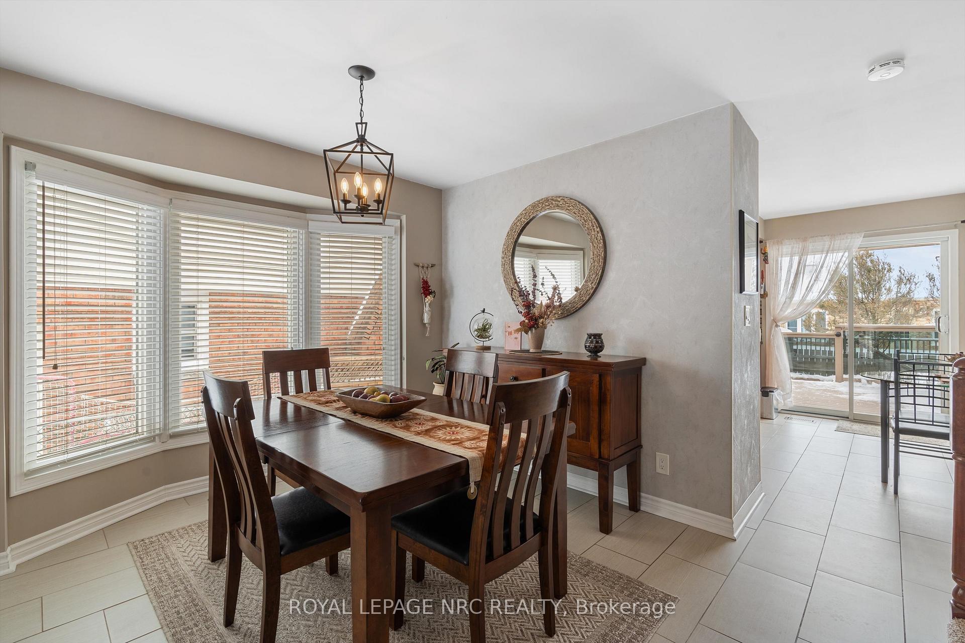 Photo 7 of 39 Cole Farm Boulevard, St. Catharines, Port Dalhousie — HOMEH