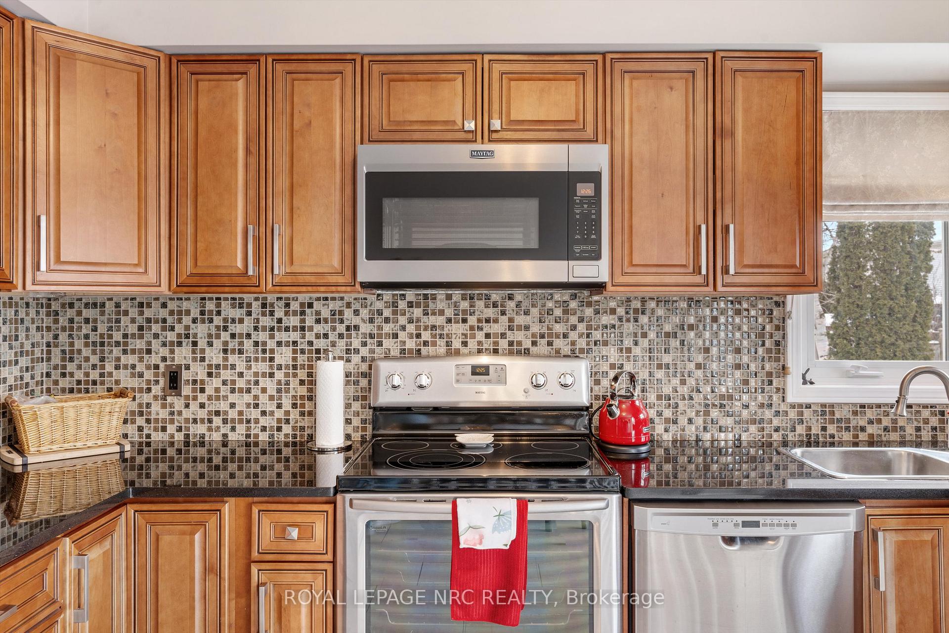 Photo 9 of 39 Cole Farm Boulevard, St. Catharines, Port Dalhousie — HOMEH