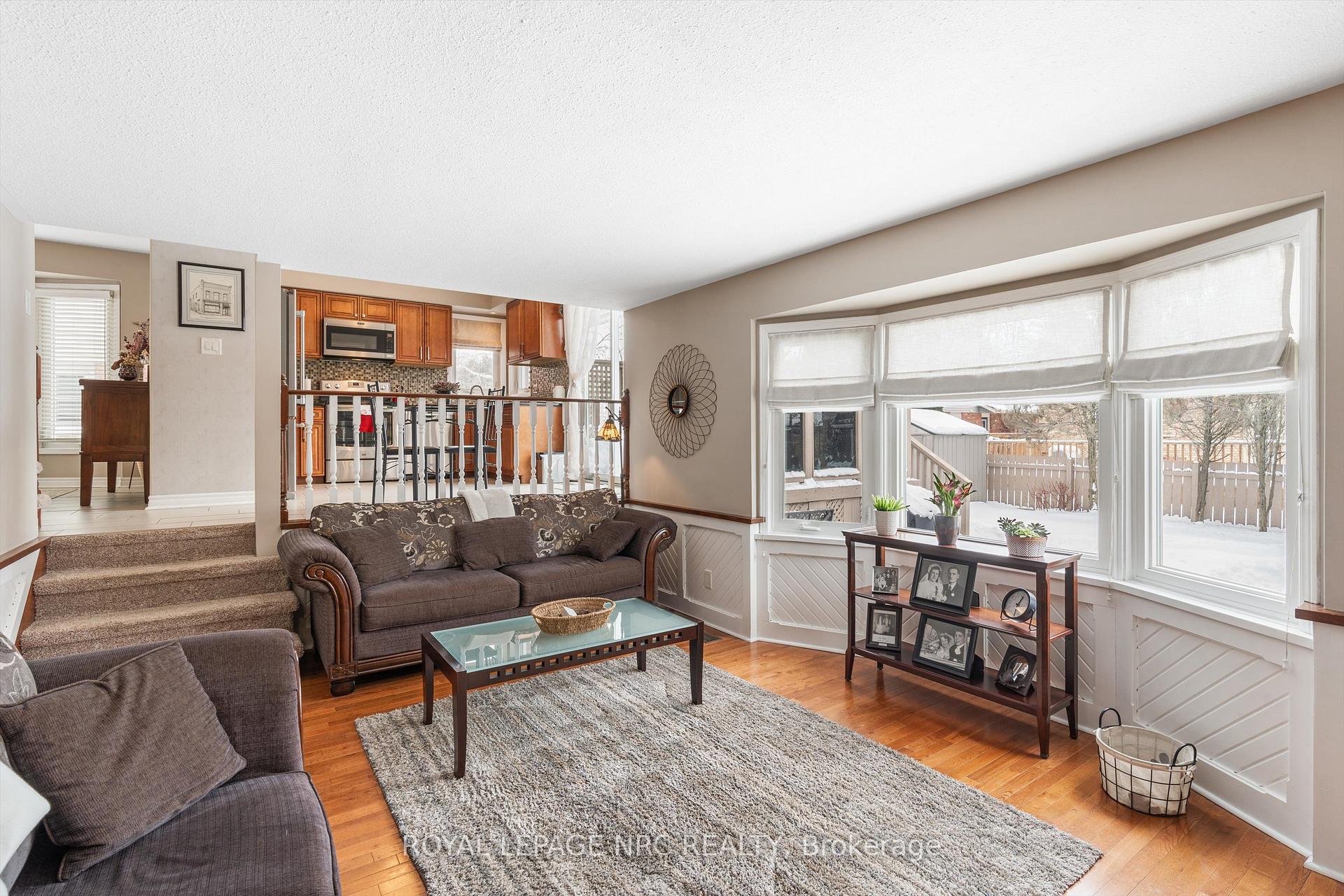 Photo 11 of 39 Cole Farm Boulevard, St. Catharines, Port Dalhousie — HOMEH