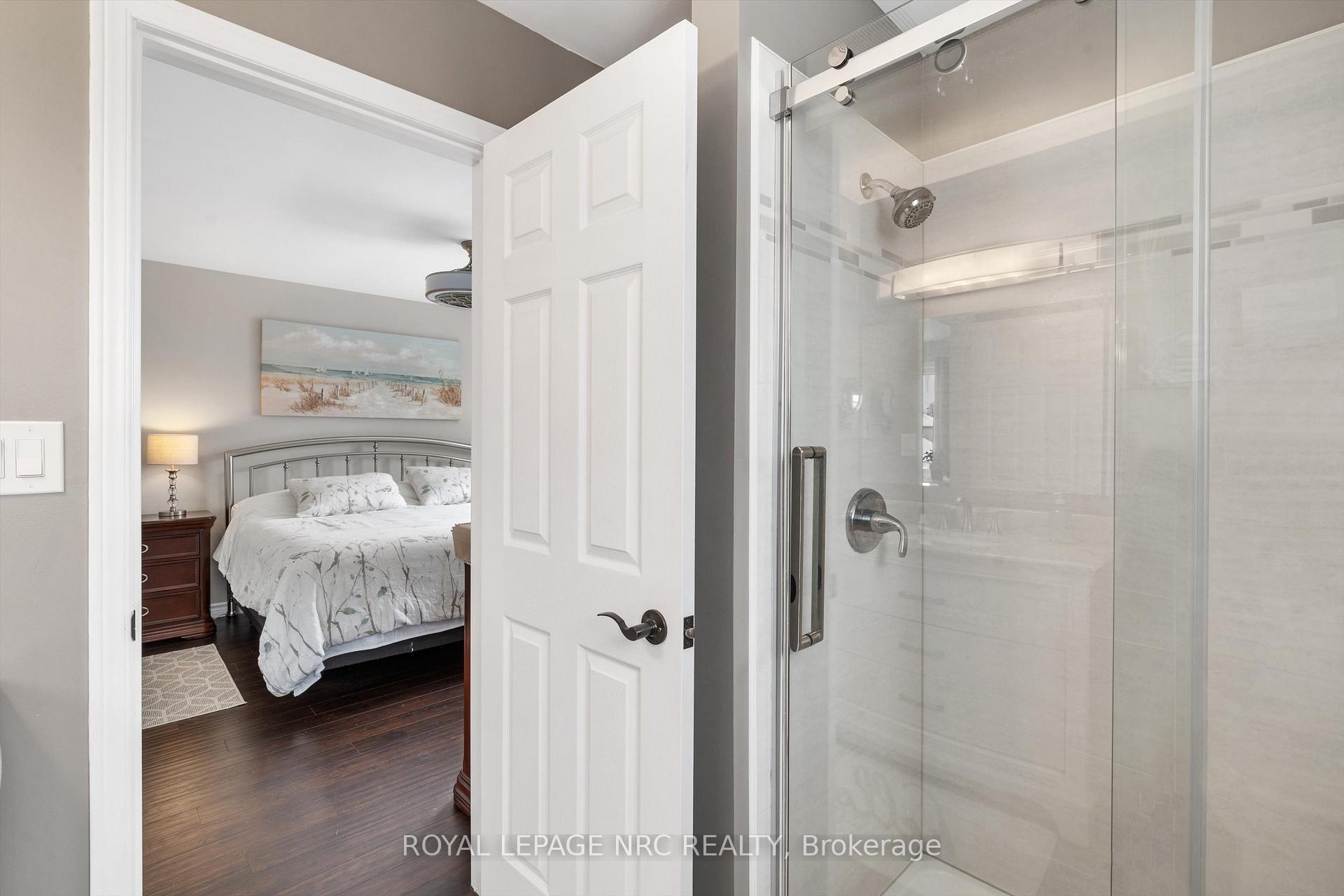 Photo 20 of 39 Cole Farm Boulevard, St. Catharines, Port Dalhousie — HOMEH