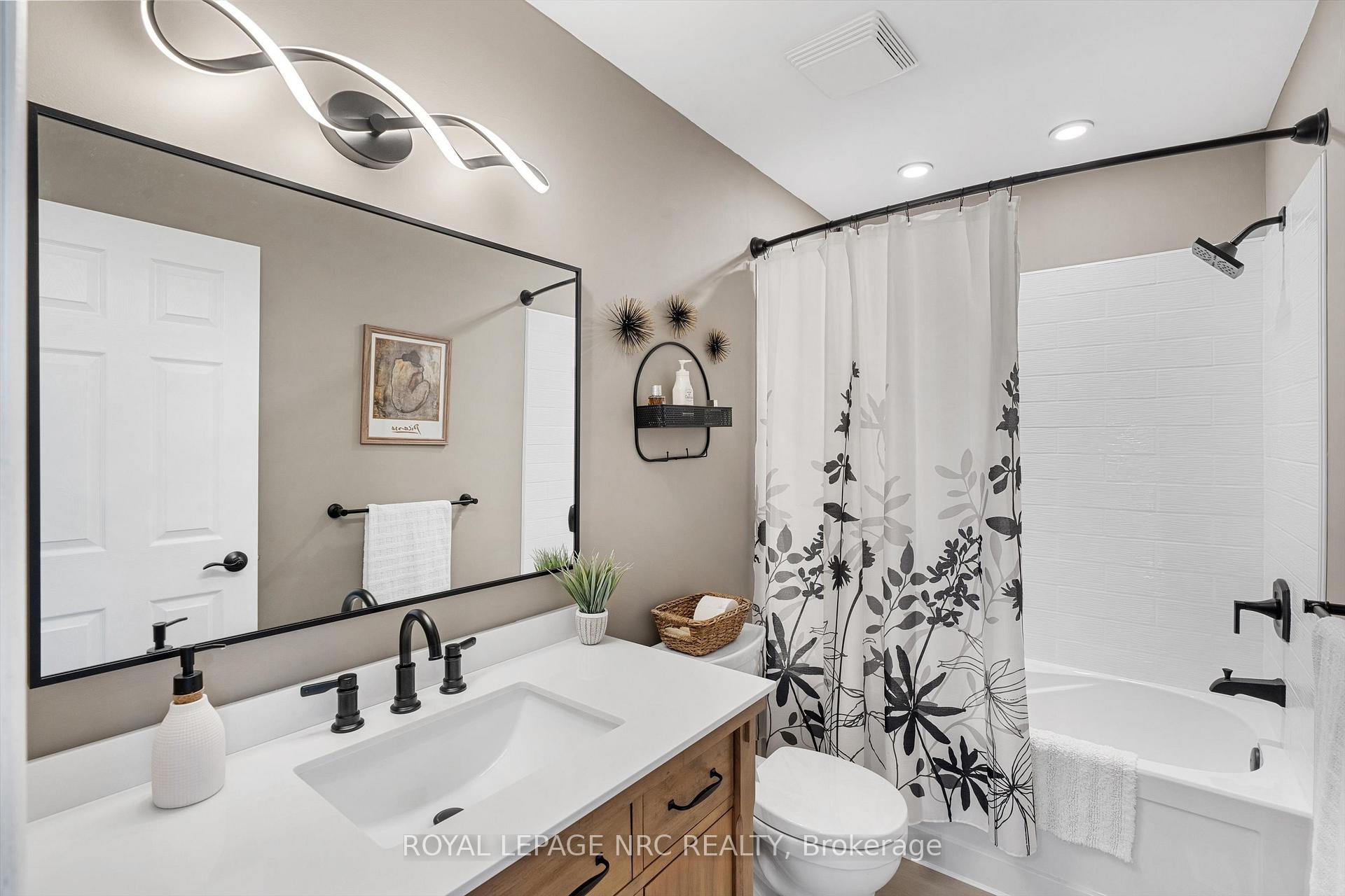 Photo 21 of 39 Cole Farm Boulevard, St. Catharines, Port Dalhousie — HOMEH