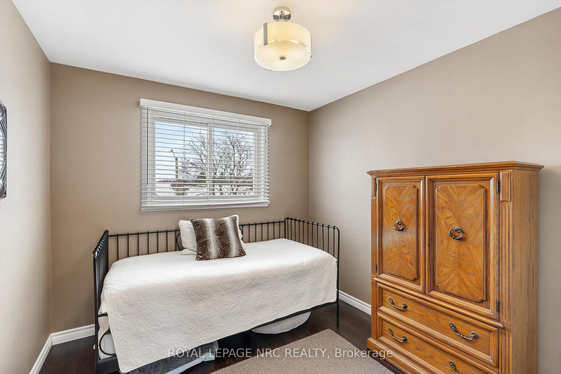 Photo 24 of 39 Cole Farm Boulevard, St. Catharines, Port Dalhousie — HOMEH