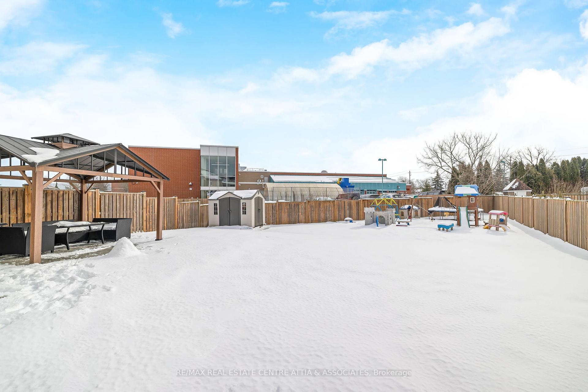 Photo 55 of 104 Narbonne Crescent, Hamilton, Stoney Creek Mountain — HOMEH