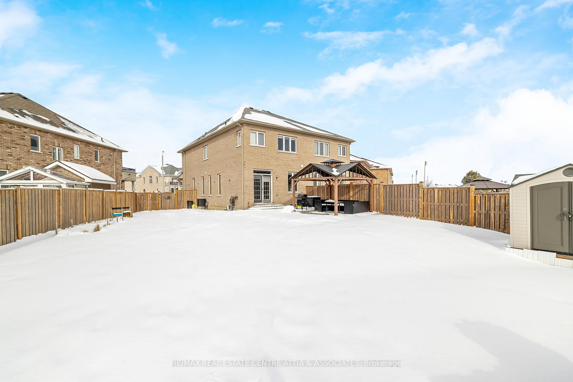 Photo 60 of 104 Narbonne Crescent, Hamilton, Stoney Creek Mountain — HOMEH
