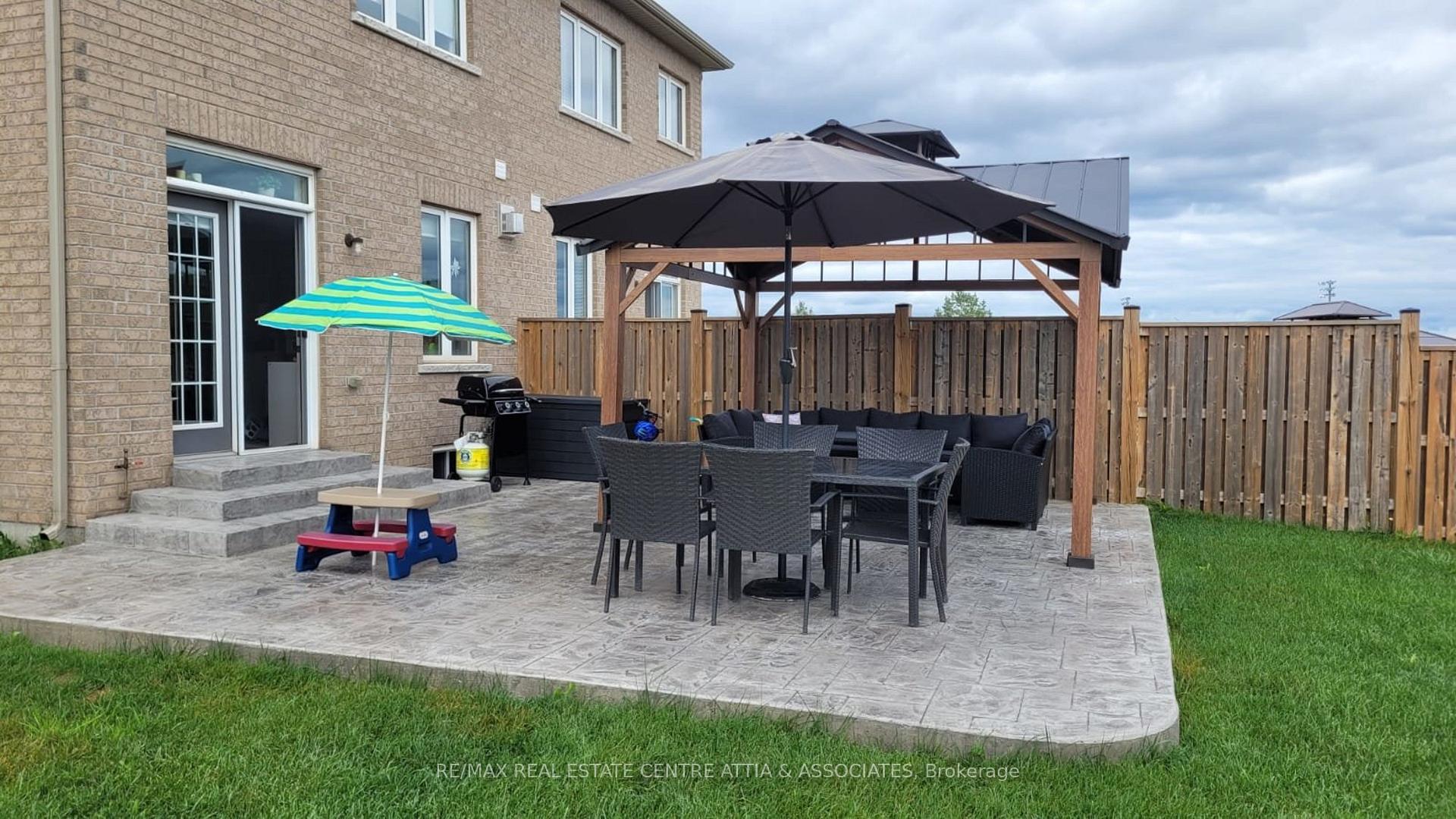 Photo 100 of 104 Narbonne Crescent, Hamilton, Stoney Creek Mountain — HOMEH