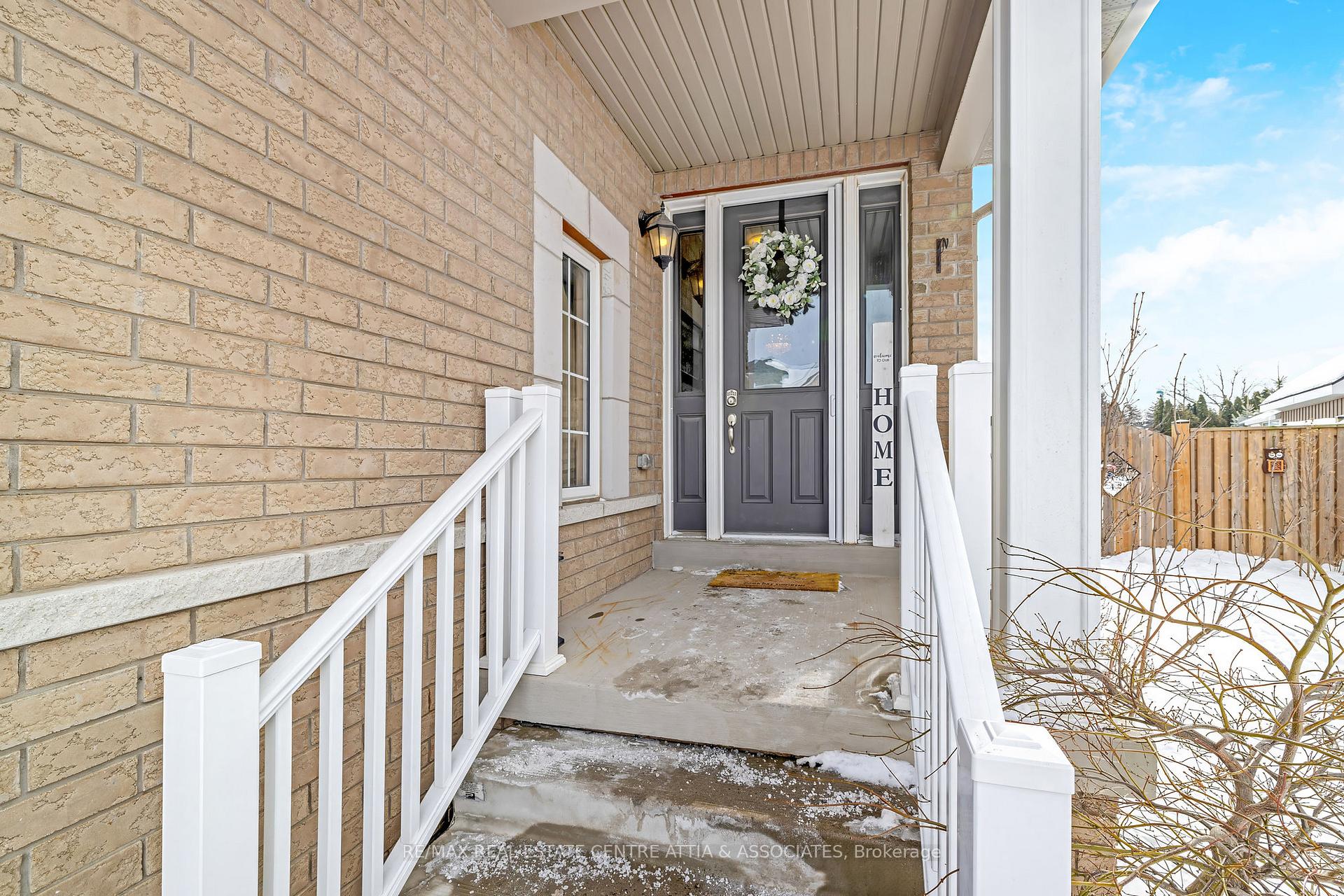Photo 24 of 104 Narbonne Crescent, Hamilton, Stoney Creek Mountain — HOMEH