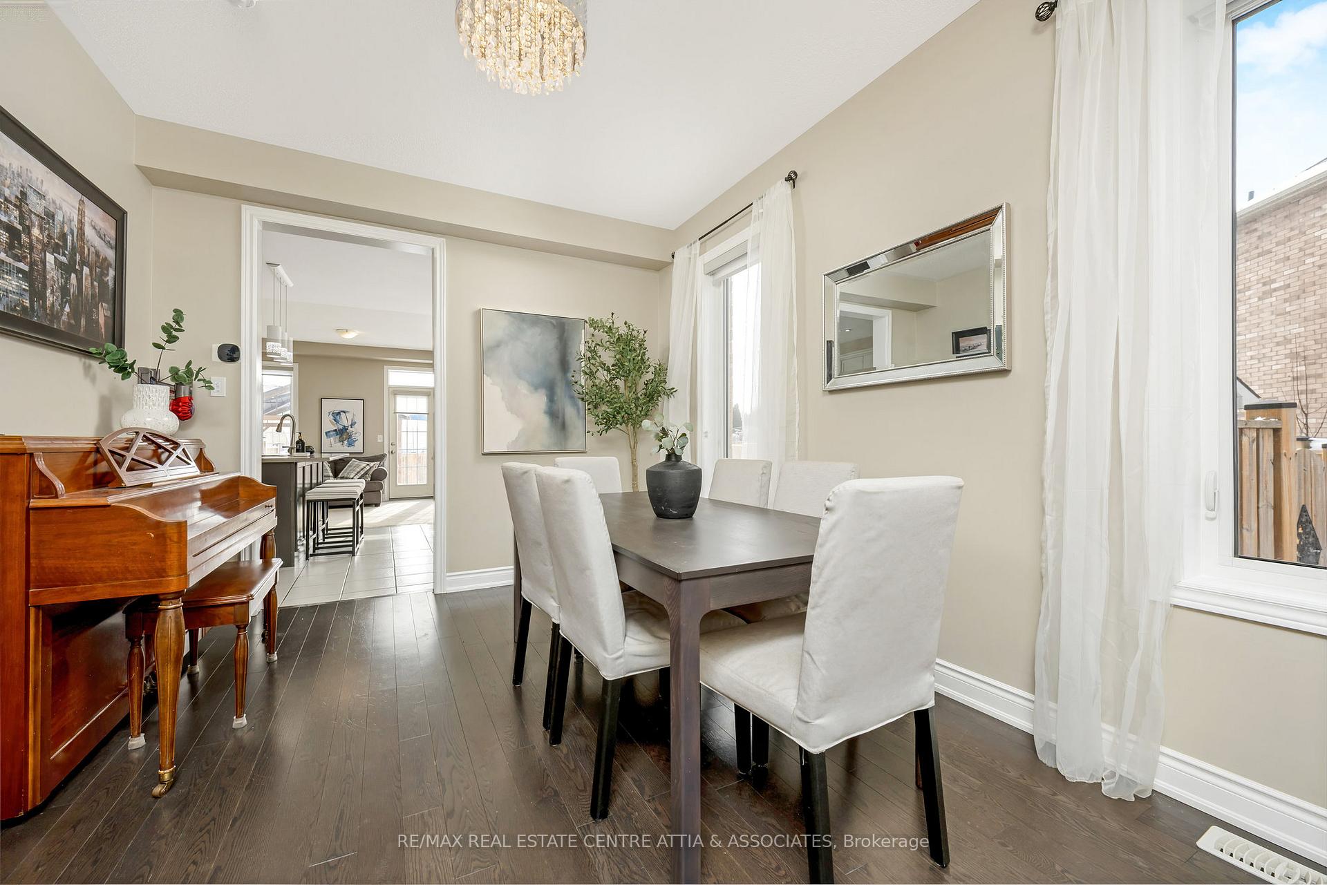 Photo 29 of 104 Narbonne Crescent, Hamilton, Stoney Creek Mountain — HOMEH