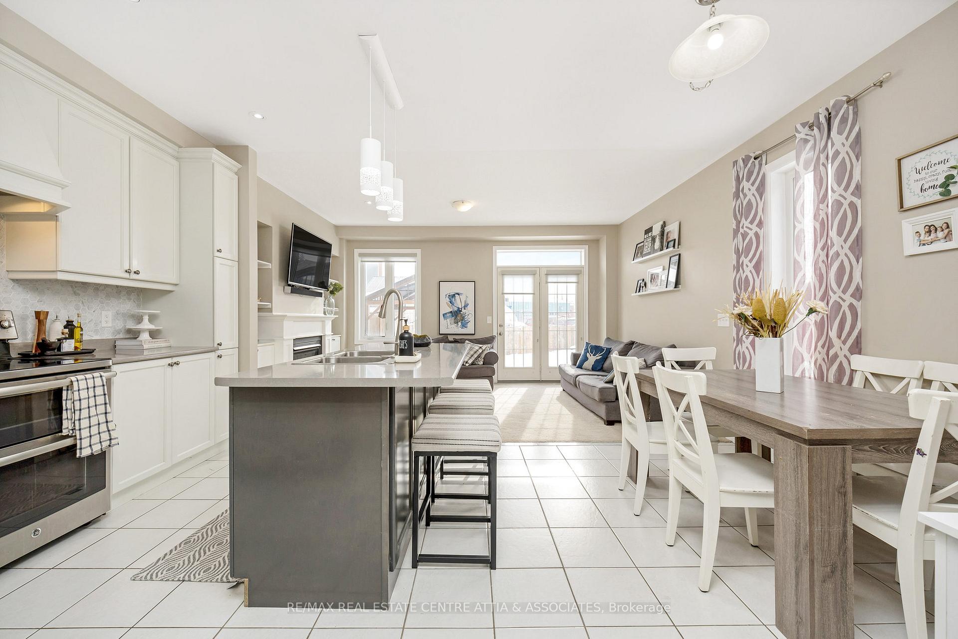 Photo 31 of 104 Narbonne Crescent, Hamilton, Stoney Creek Mountain — HOMEH