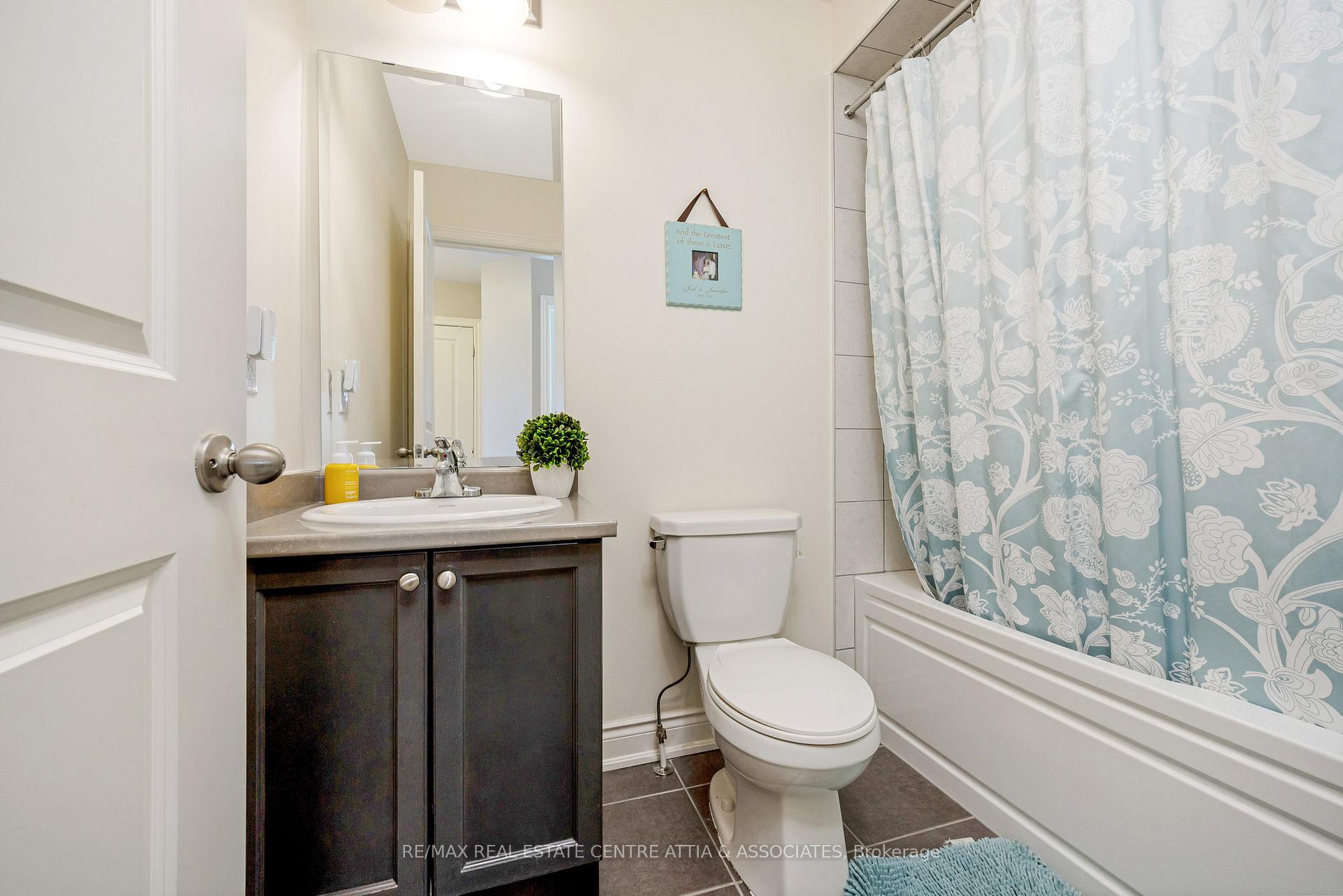 Photo 63 of 104 Narbonne Crescent, Hamilton, Stoney Creek Mountain — HOMEH