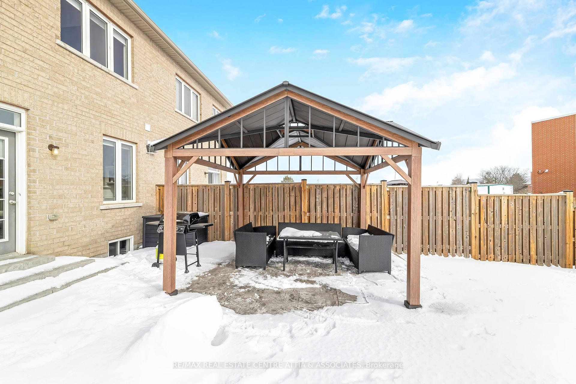 Photo 76 of 104 Narbonne Crescent, Hamilton, Stoney Creek Mountain — HOMEH