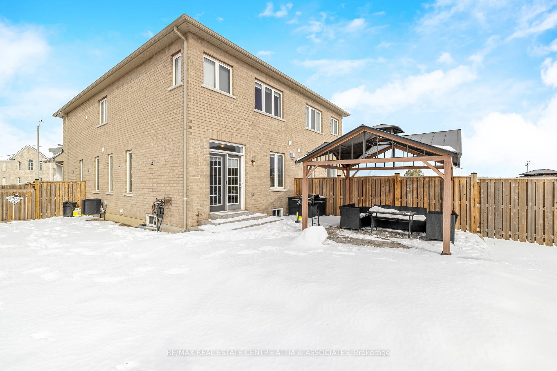 Photo 78 of 104 Narbonne Crescent, Hamilton, Stoney Creek Mountain — HOMEH