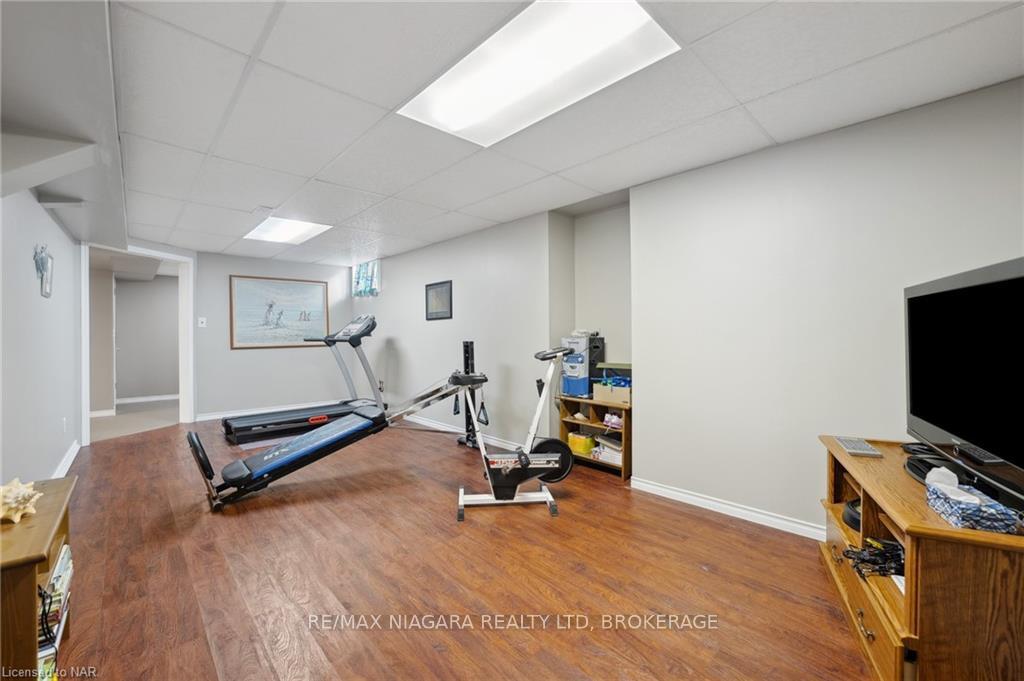 Photo 32 of 31 Graves Crescent, St. Catharines, Rykert/Vansickle — HOMEH