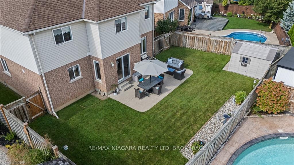 Photo 38 of 31 Graves Crescent, St. Catharines, Rykert/Vansickle — HOMEH