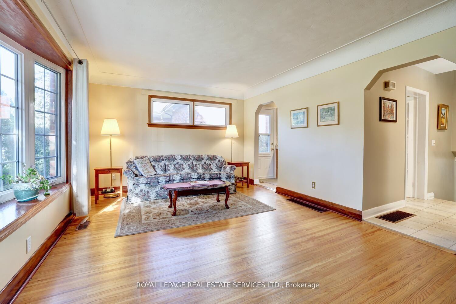 Photo 5 of 167 West 18th Street, Hamilton, Buchanan — HOMEH