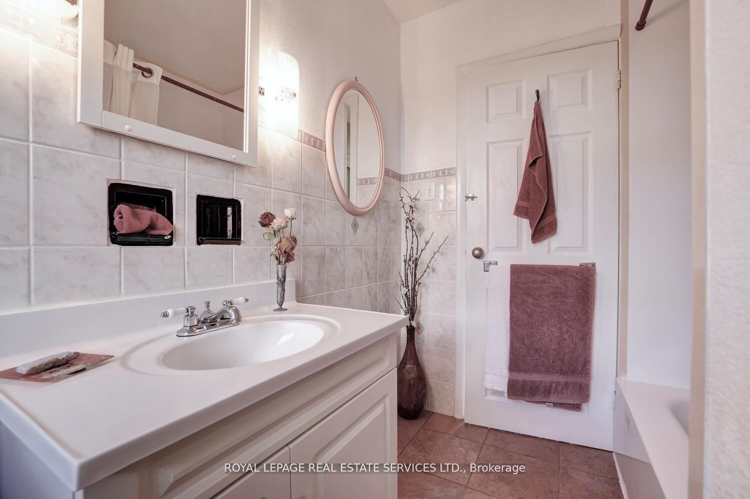 Photo 18 of 167 West 18th Street, Hamilton, Buchanan — HOMEH