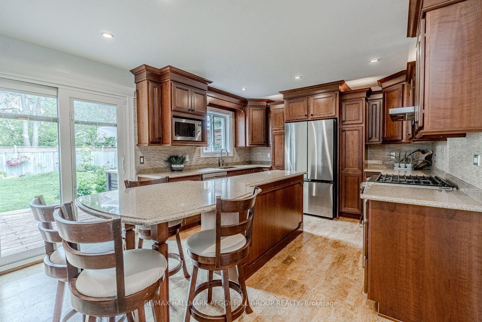 Photo 5 of 70 Girdwood Drive, Barrie, Holly — HOMEH
