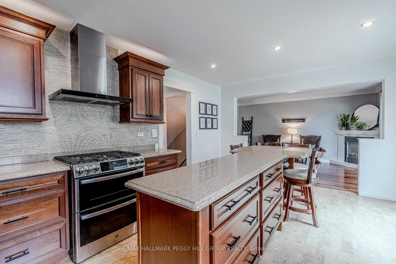 Photo 6 of 70 Girdwood Drive, Barrie, Holly — HOMEH